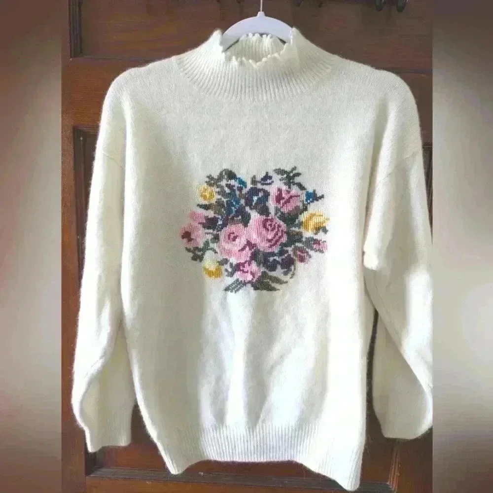 Vintage Woodstock Angora Wool Floral White Pullover Sweater Size M - Picture 1 of 3